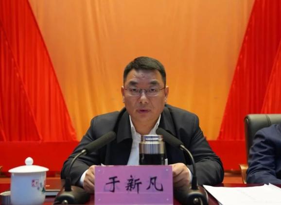 以更坚定决心更务实举措更严格要求建设工业强市奋力