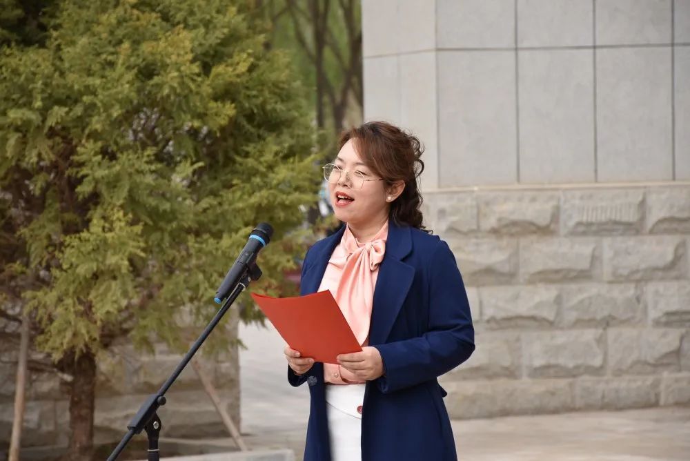 副部长高建刚同志,市文旅局局长范志俊同志,市妇联党组书记王慧芬同志