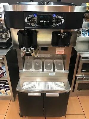 为了让大家随时有甜筒吃他们黑进了麦当劳的冰激凌机