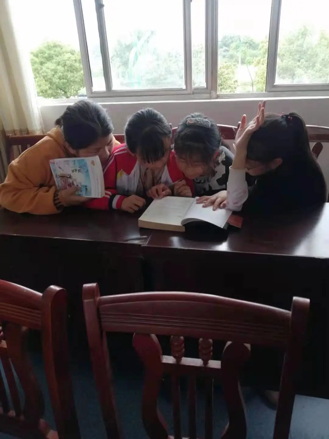 太湖县各乡镇开展"我爱我家 同悦书香"家庭亲子阅读活动