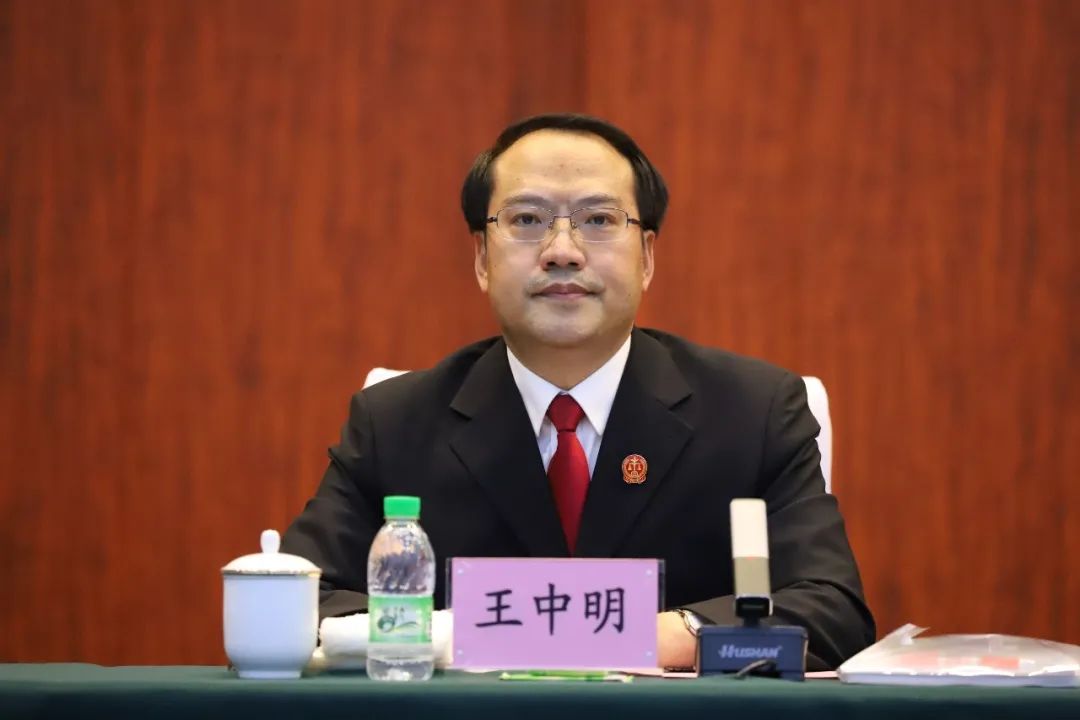 省公安厅警务技术二级总监李世林出席会议最高人民法院第二巡回法庭分