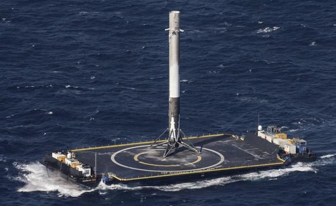 SpaceX成功发射并回收火箭颠覆航天业，马斯克如何做到