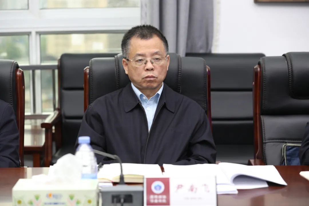 尹南飞讲话尹南飞要求全市法院切实提高政治站位,"关键少数"要发挥