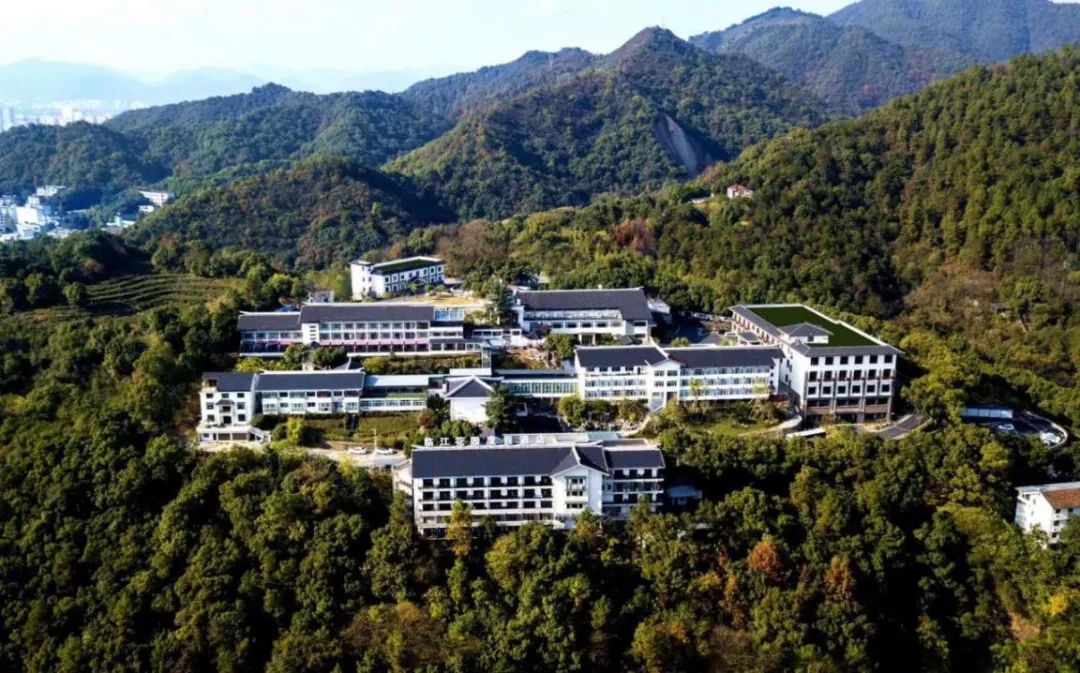 中国兵器杭州疗养院开启红色之旅把一切献给党党史学习教育31