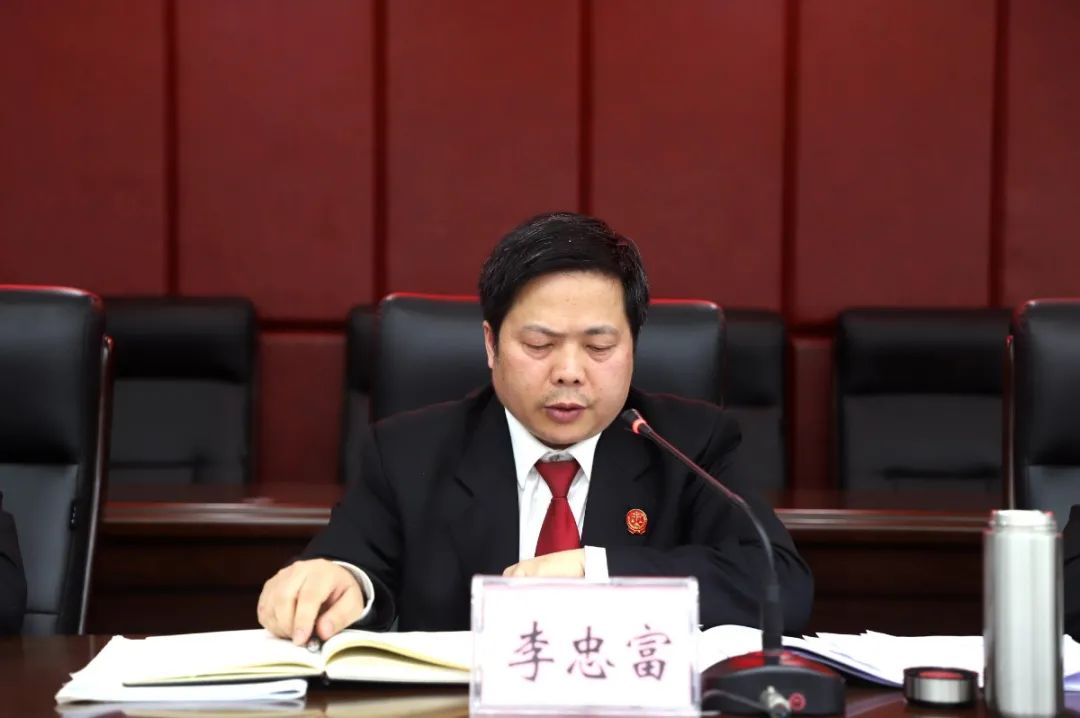 李忠富要求0374务必保持头脑清醒,深入查摆问题根源,不断做到自省