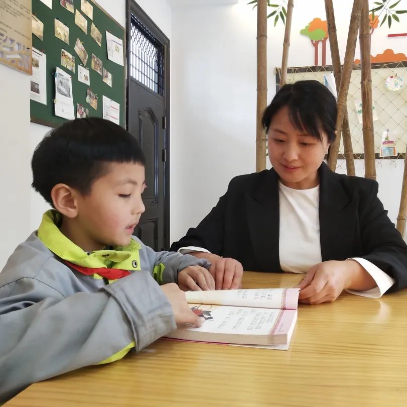 4月20日,应村乡妇联联合应村小学开展了形式多样,内涵丰富,贴近学生
