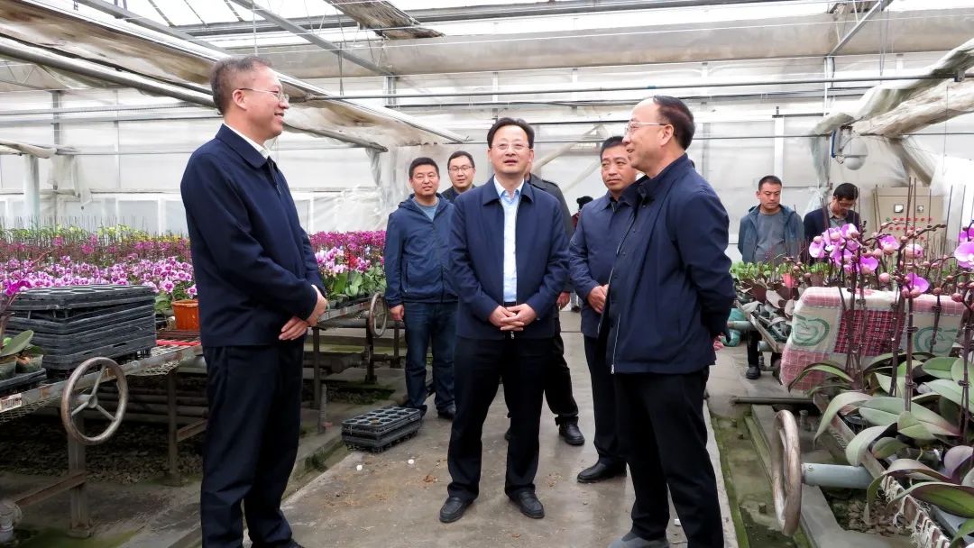 青岛市协作定西市工作组领队鞠朝友来我县调研物流产业发展情况