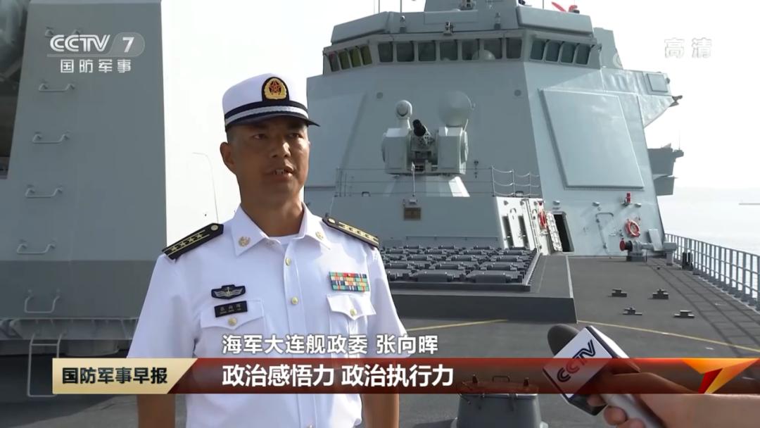 这位舰长火了生日恰好是中国海军节