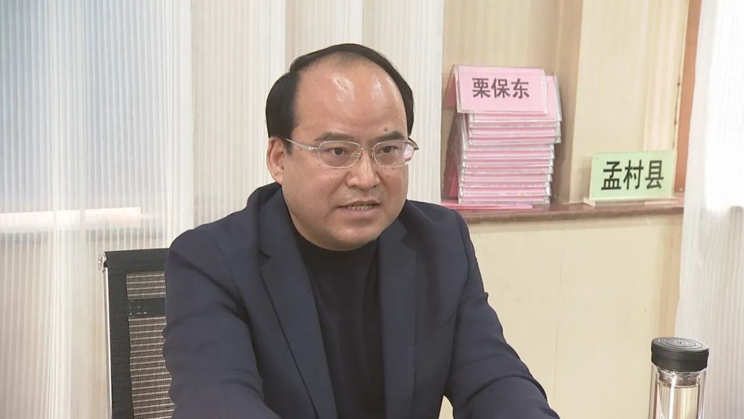 县委常委,常务副县长杨绍华指出,当前,全县农村乱占耕地建房和土地卫