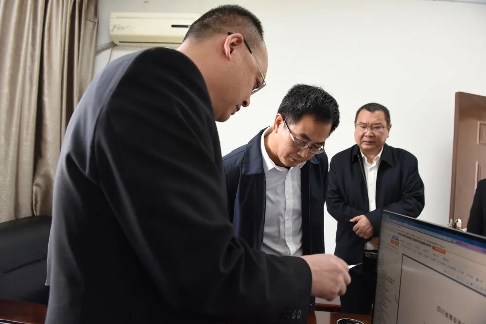 教育整顿名山区委书记金武调研指导区法院教育整顿工作