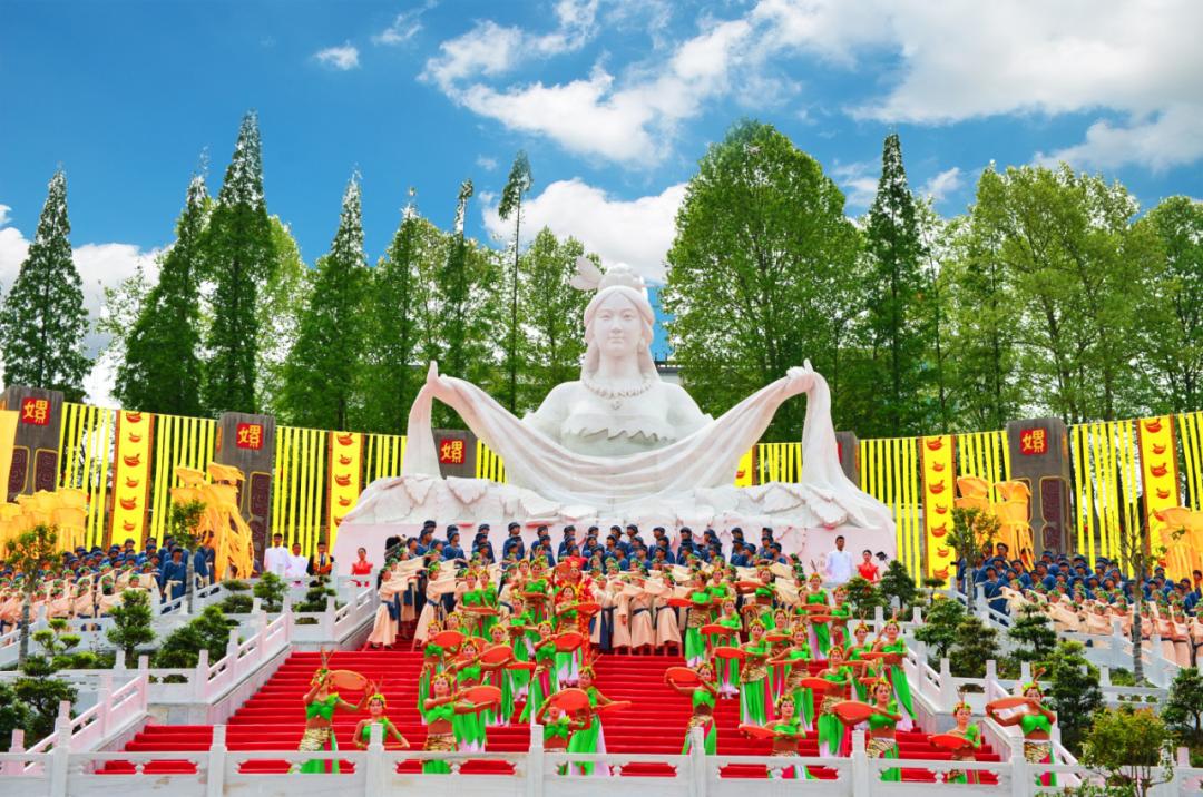 五一来远安品村村诗画话嫘祖故事