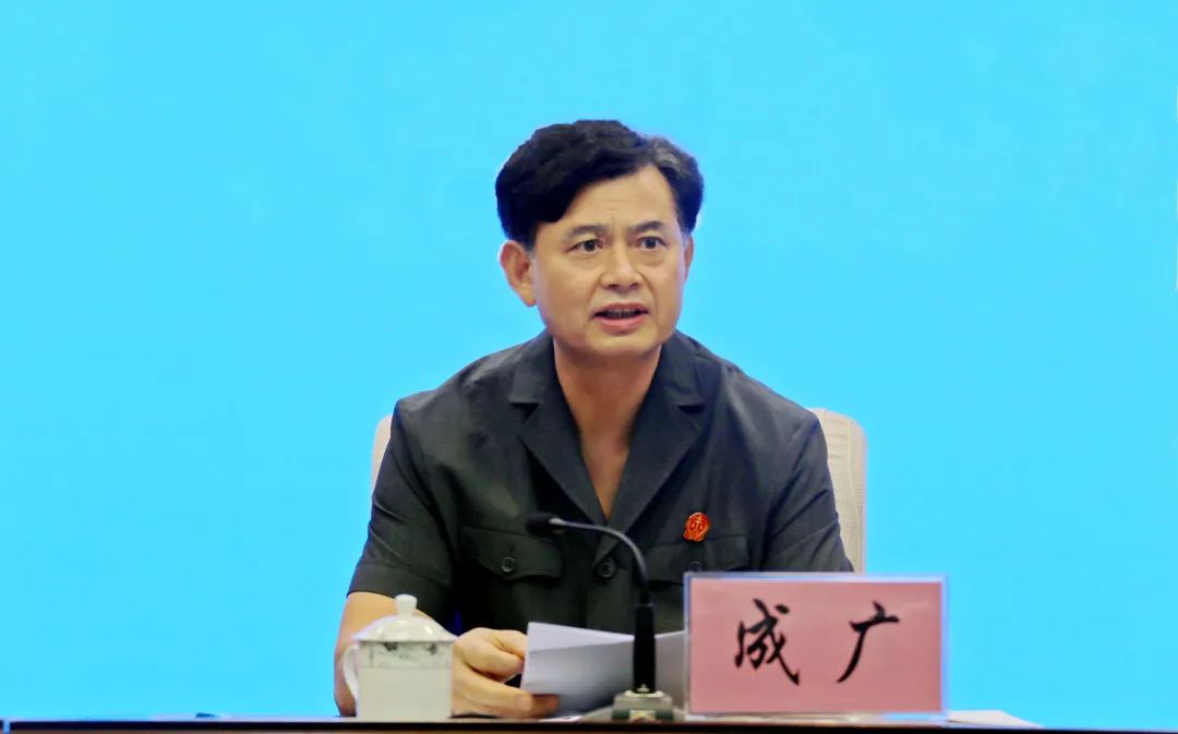 贵港市副市长,市公安局党组书记,局长李瑜4月25日下午,贵港市政法