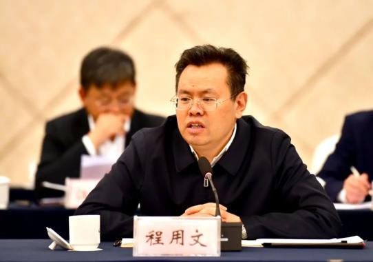 王忠林程用文赴孝感咸宁考察对接强化9个城市就是1个城市意识共推武汉