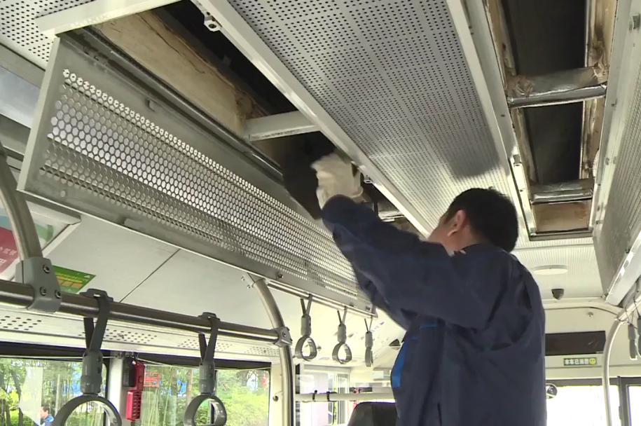 公交车空调洗肺进行时舒适冷风将开启
