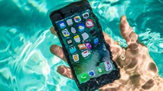iPhone虚假广告？不能带去游泳的手机，算不算“防水”
