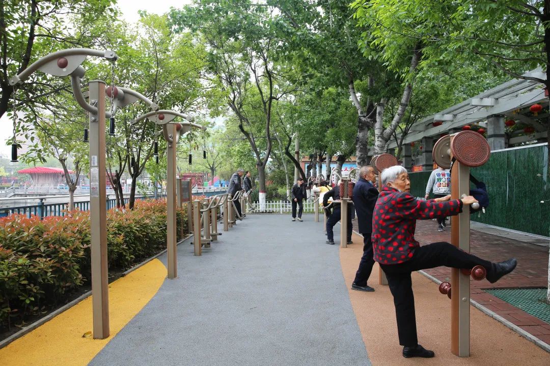 我为群众办实事市区部分公园广场新增体育设施五一全面开放
