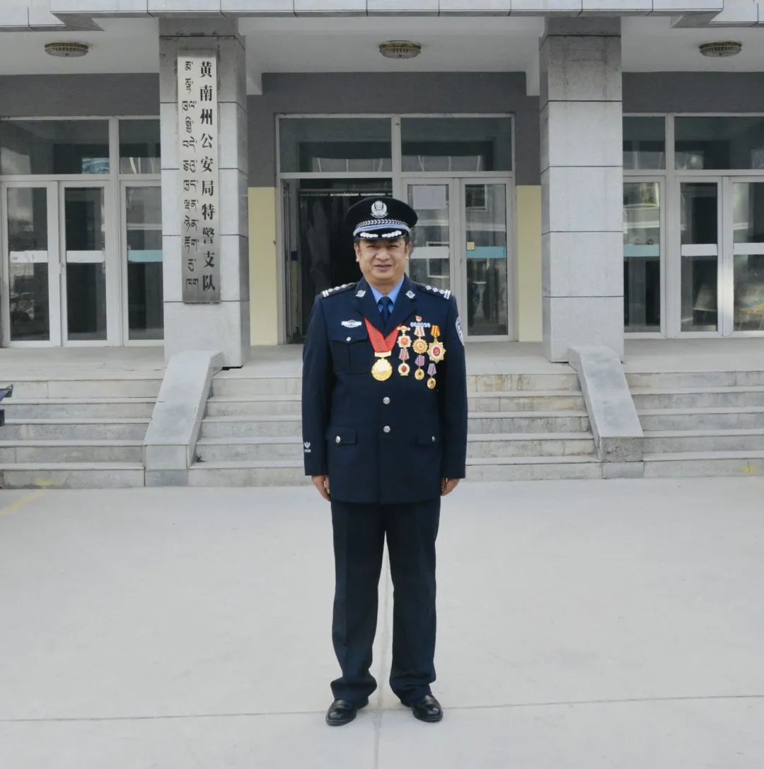 黄建明三十年的坚守与担当