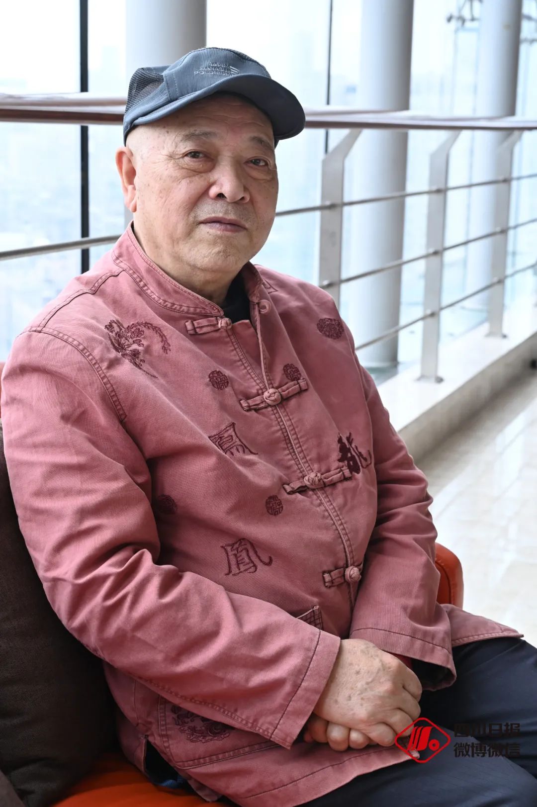 谭警官又上街了这次居然逮到个20万的金面具