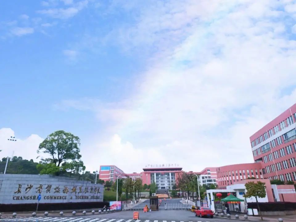 一分钟在商贸会发生什么