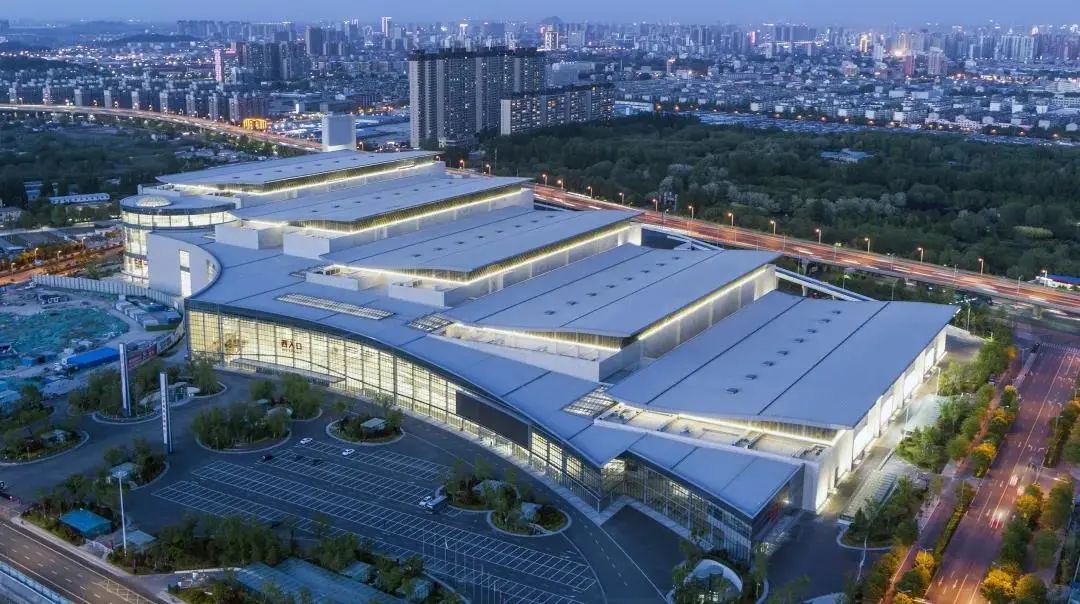 2万平方米,主要建设内容包括会展中心,会议中心及配套塔楼等公建,地下