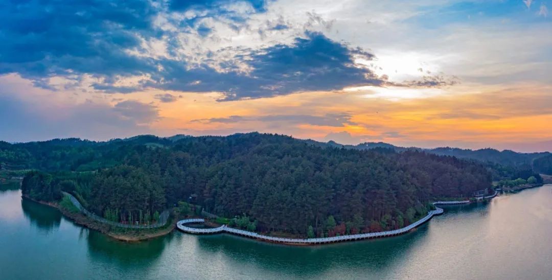 五一游西秀什么是快乐星球九龙山森林公园带你一探究竟