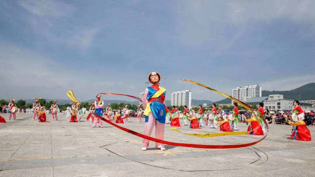 韩国传统舞蹈甩帽子图片