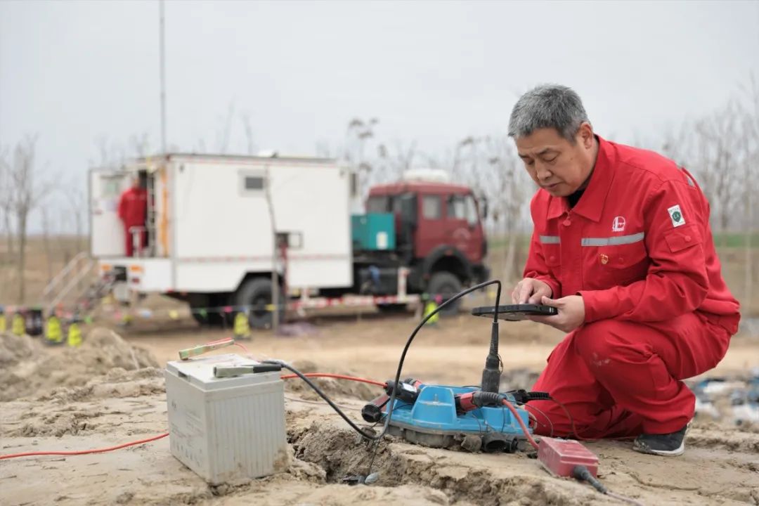 寻找"感动石化"人物| 陈治庆:执着设备保障的"物探痴"