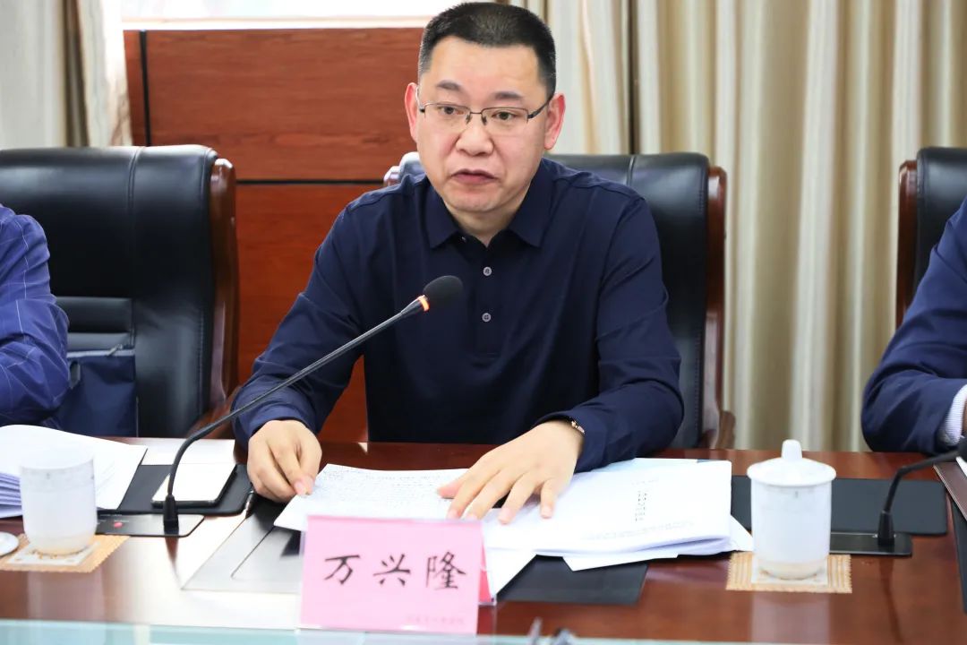 在听取对照检查发言后,周洪彬部长指出,此次专题民主生活会,法院领导