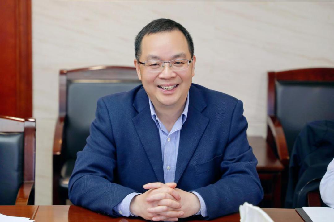 长沙市外事办刘新明主任一行来校考察交流