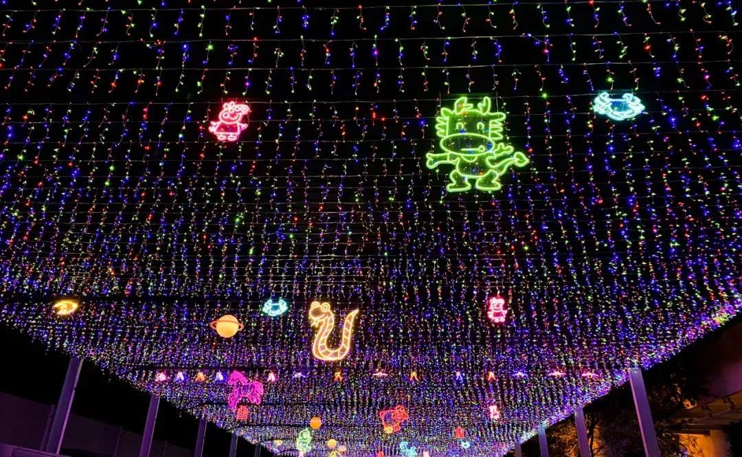 那么夜晚白洋淀不夜城是雄安的一颗宝石如果说投入热烈欢快的夜间生活