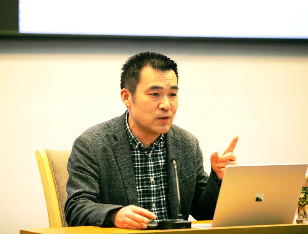 报告会上,张旭东教授以"改革开放"的源和流,改革开放的历程及基本经验