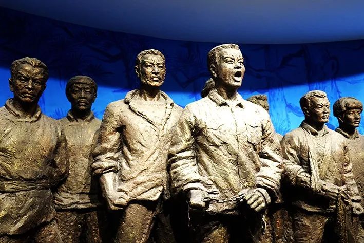 岷州会议纪念馆新馆开馆时,县里请来了张明远将军的儿子张滨江介绍