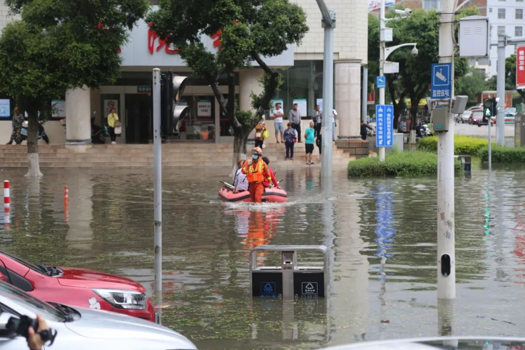 文水县大雨图片