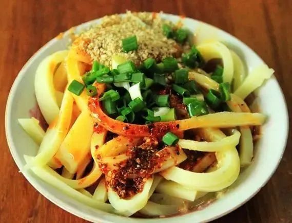 荣昌卤鹅,羊肉汤,黄凉粉,铺盖面,豆豉鱼.总会有一种美食可以满足你.