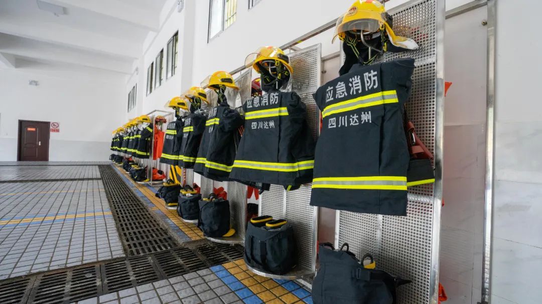 建站巴山大峡谷景区上的专职消防救援站