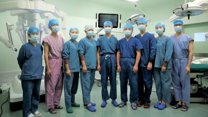 芬奇"合作完成53例手术去年底,该院儿外科主任徐迪教授团队也先后完成