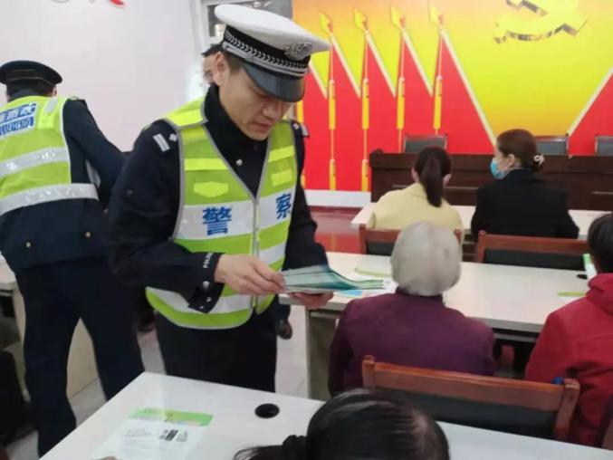 为群众“做好事、办实事、解难事”