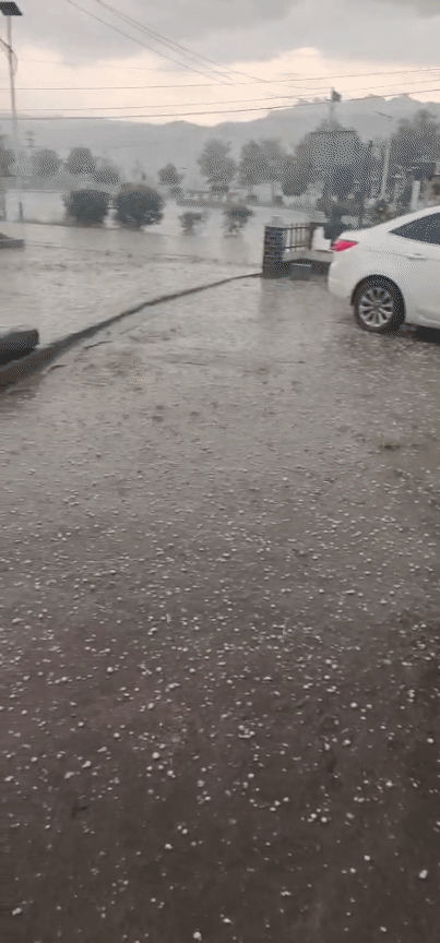 毕节多县下起了冰雹今夜起贵州多地大雨局地暴雨