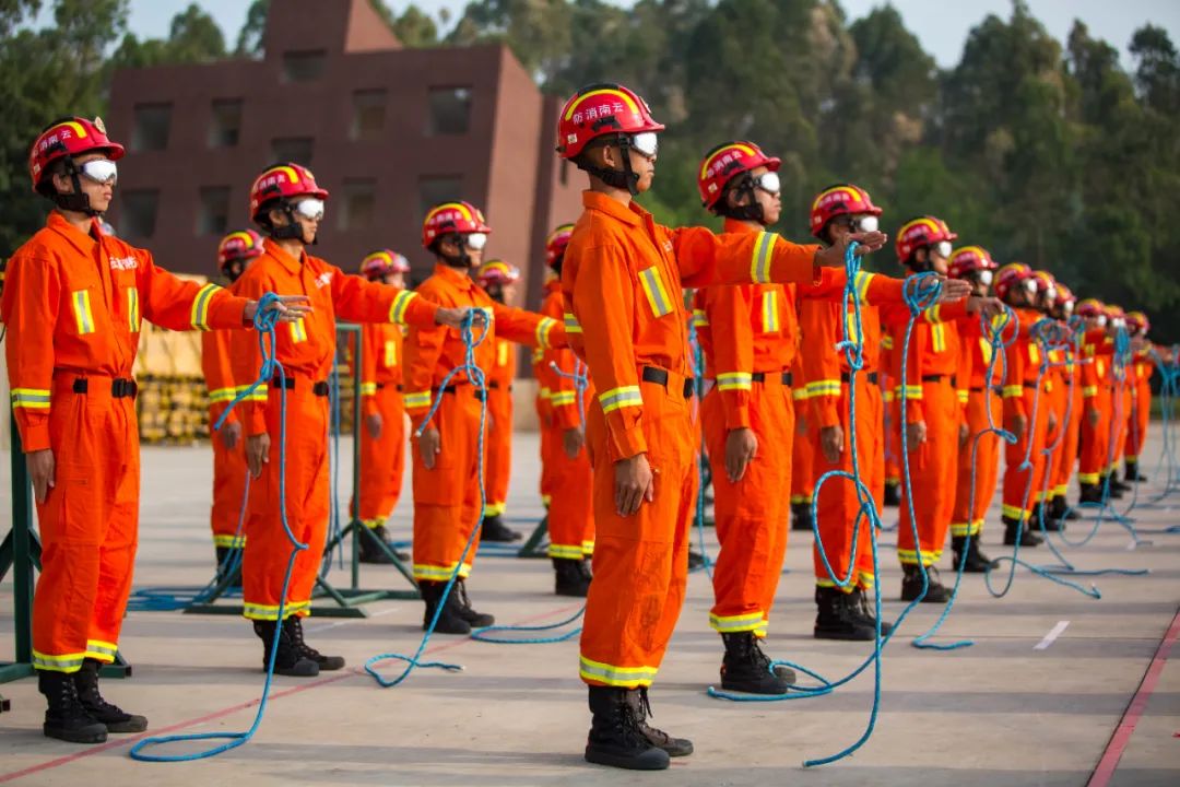 云南省消防救援总队召开2020年新招录消防员入职教育训练转段工作会议