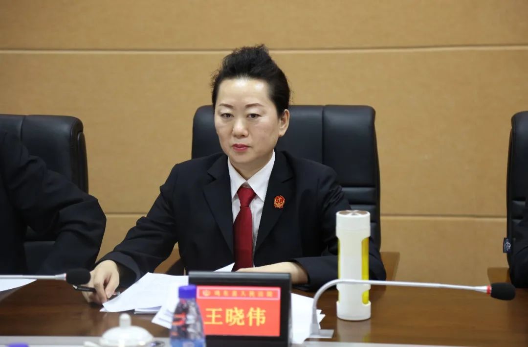 鸡东法院党组书记,院长刘景峰主持会议,县政法委副书记刘纪生,县纪委