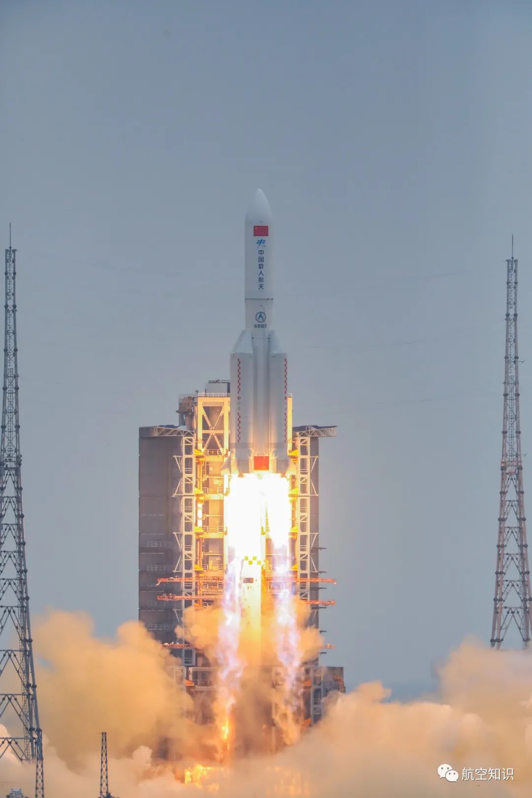 30年为这一刻中国空间站核心舱发射成功现场超燃大图来了