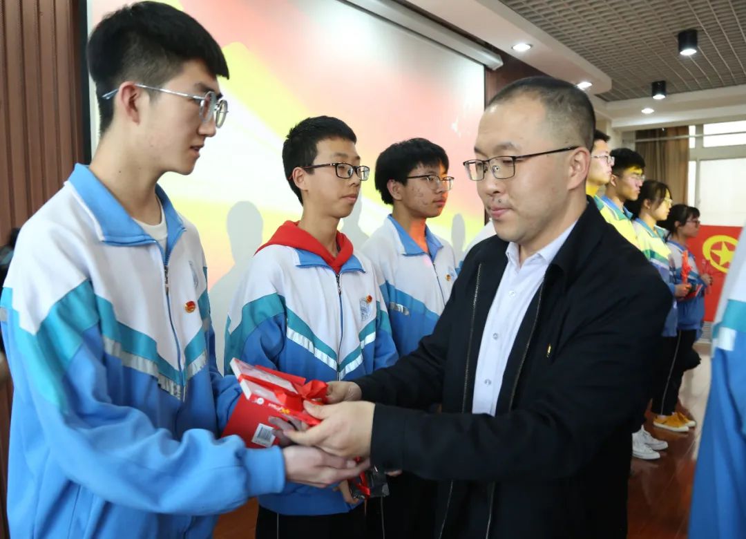 青春心向党 | "青春向党 奋斗强国"中学生入团仪式省级示范活动在兰州