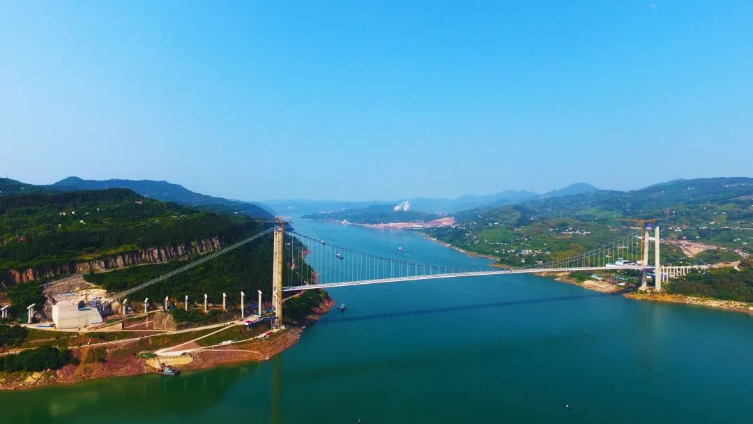 新田长江大桥是重庆万州环线项目的关键控制性工程,位于万州区主城区