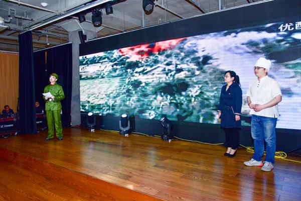 团区委副书记周静依,文峰街道党工委书记陆燕,文峰街道党工委副书记