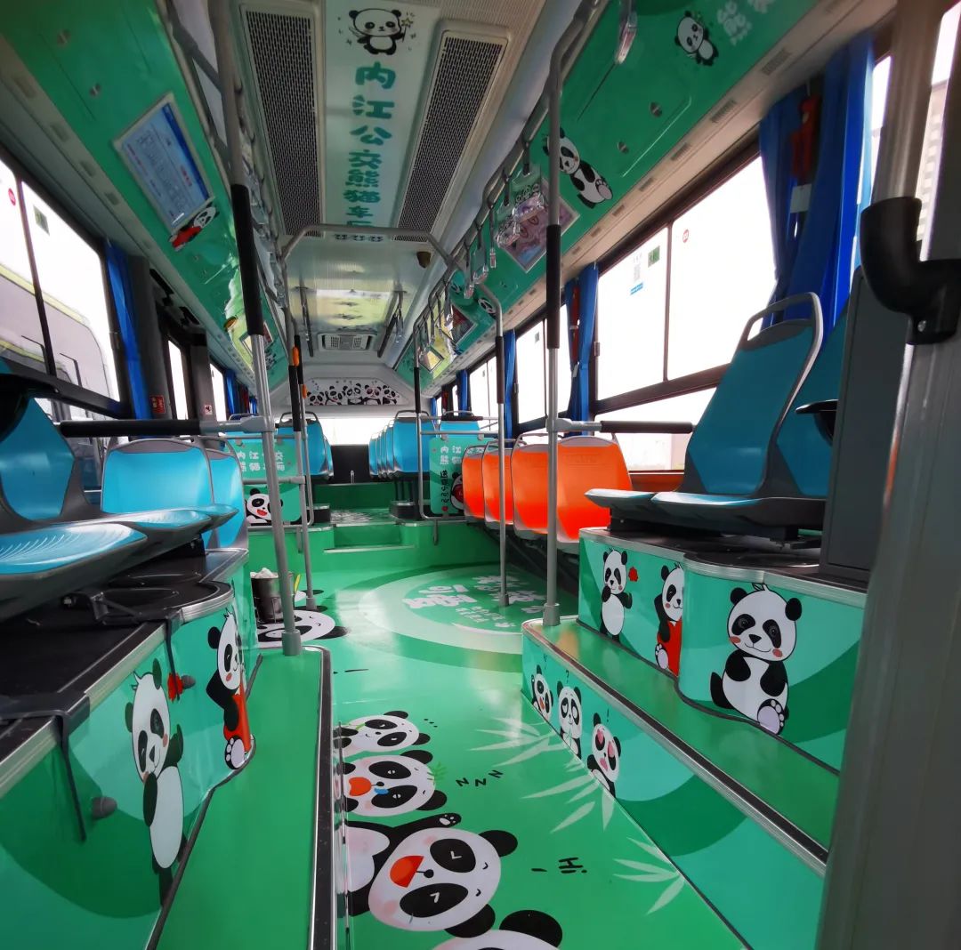 温馨巴士主题车厢图片
