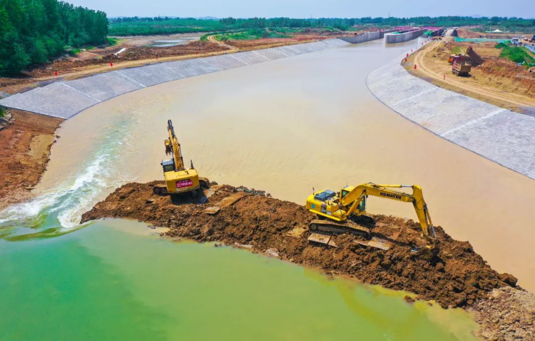 水到渠成世界最大跨度钢渡槽今日通水