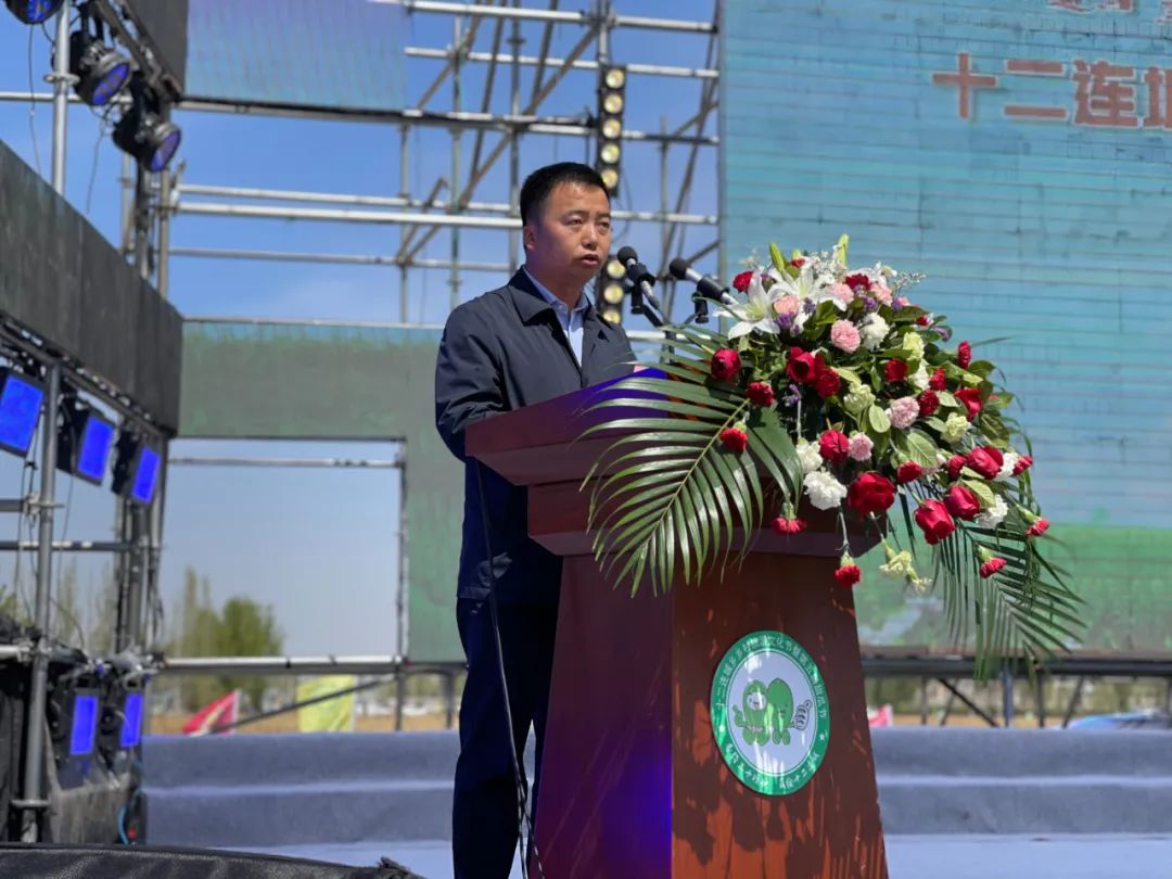 甜瓜节五一甜瓜节准格尔旗村子里场面太火爆了