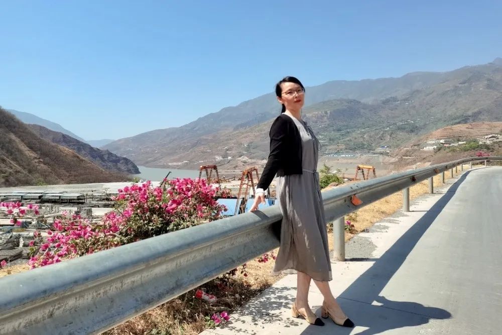 全国五一巾帼标兵|张冬梅:干一行爱一行,行行出彩_澎湃号·政务_澎湃新闻-The Paper