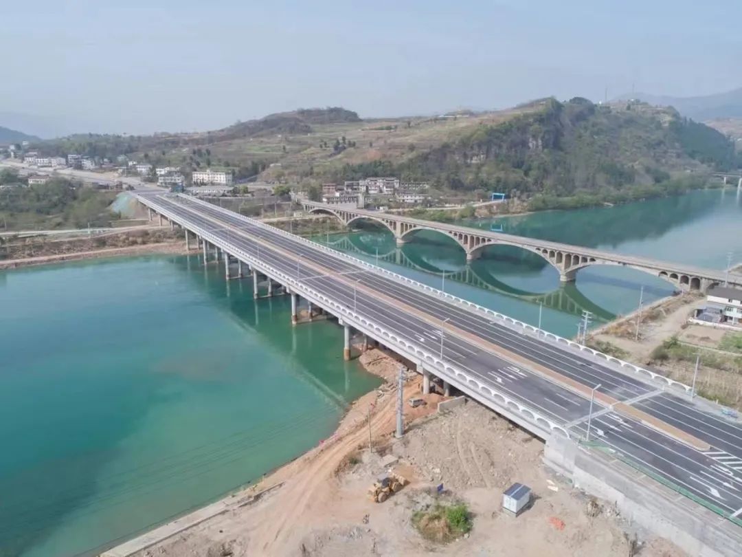 2019年8月,白龙江大桥改造工程正式启动,由广元市三江建设投资有限