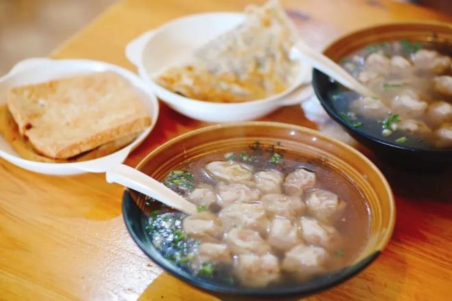 上盧餛飩東陽美食最抓人的地方,不僅僅在於街巷裡的美食滋味,還有這